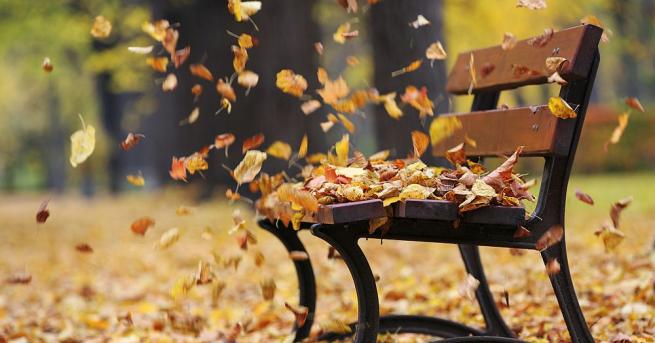 През следващото денонощие ще бъде ветровито и застудяването ще продължи