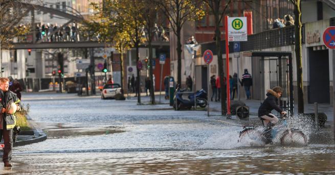 Мощен циклон премина през Германия, Чехия и Полша, вече има