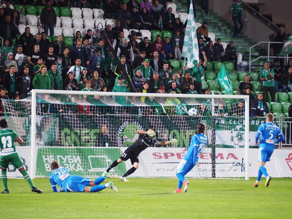 Силен "Лудогорец" не остави шанс на "Левски" - 2:0