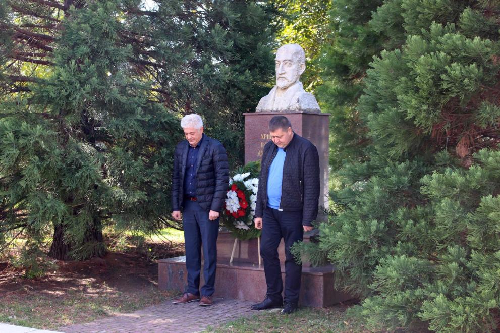 Паметник на Хр. Павлович