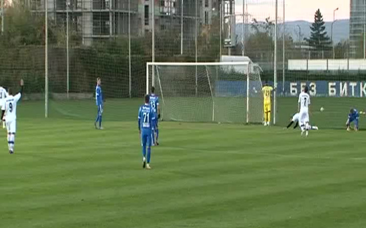 Левски смаза аматьори в контрола, младок с 5 гола