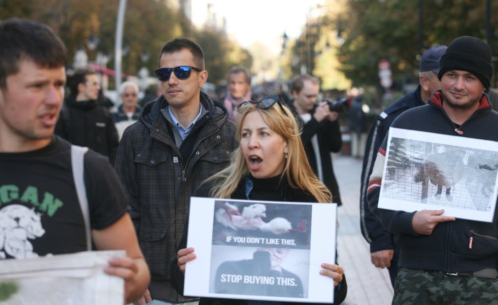 „Кървавата“ демонстрация на българските вегани влезе в световните агенции