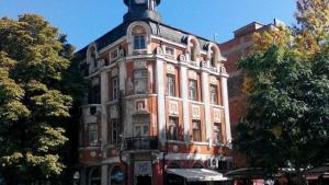 сградата на едновремешната Популярна банка в Пазарджик