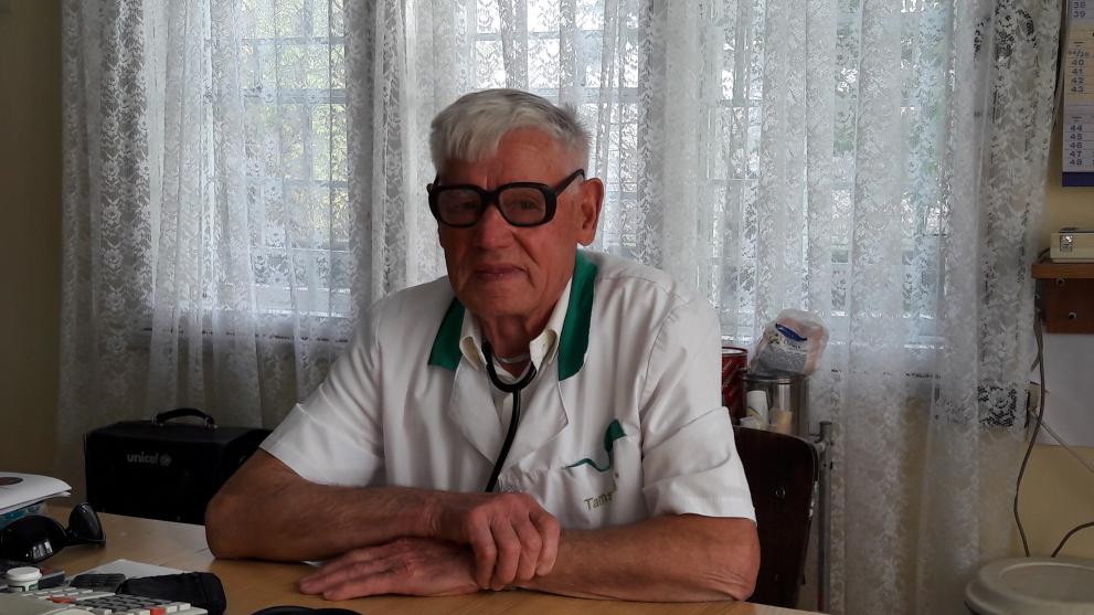  Тези хора, които обичам, не желая да ги напущам, без да има различен сътрудник, който да ме смени, показва доктор Младенов. 