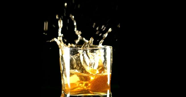 Експерти установиха че най скъпата в света чаша шотландско уиски за