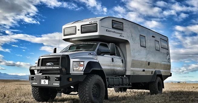 През 1998 г американският фотограф Бил Суейз решава да построи