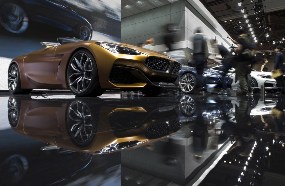 От 27 октомври до 5 ноември Токио беше домакин на 45-тото издание на традиционния автосалон.<br />
<br />
Водещите компании в сектора се надпреварваха да изненадат потенциалните си клиенти с нови иновации. Какво видяха посетителите на автосалона?