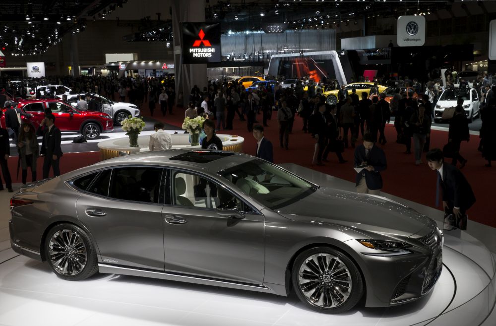 От 27 октомври до 5 ноември Токио беше домакин на 45-тото издание на традиционния автосалон.<br />
<br />
Водещите компании в сектора се надпреварваха да изненадат потенциалните си клиенти с нови иновации. Какво видяха посетителите на автосалона?