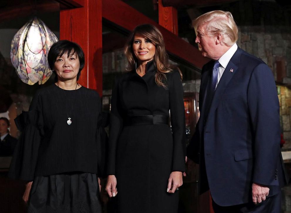  Американският президент Доналд Тръмп е на аудиенция в Япония и се срещна с премиера на Страната на изгряващото слънце Шиндзо Абе 