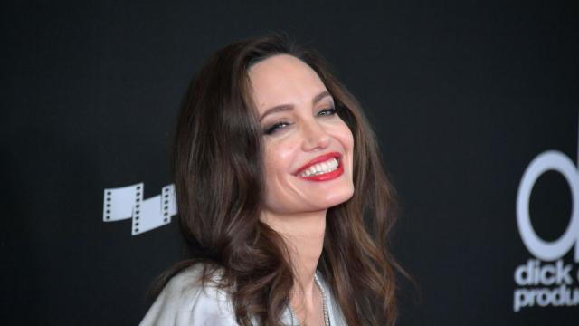 Анджелина Джоли предизвика фурoр в Бевърли хилс (СНИМКИ) 
