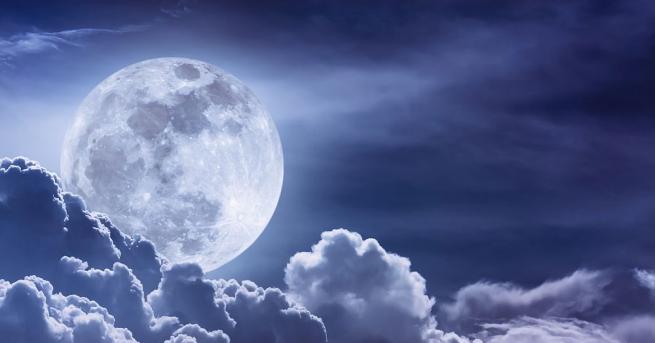 Американски учени са на мнение че ако Луната се взриви