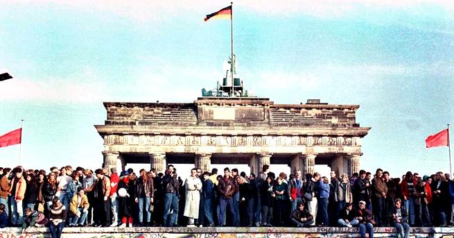 На днешна дата преди 28 години пада един от най