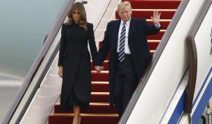 Мелания и Доналд Тръмп при пристигането си в Китай