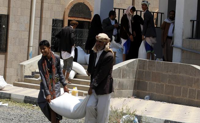  Продължаващата над 2 години революция в Йемен аргументи рисков дефицит на храна и вода в страната, а наред с това докара и до зараза от холера 