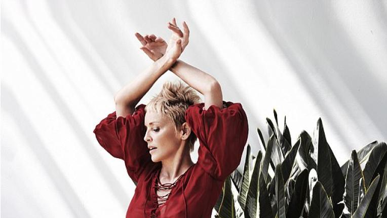  Шарън Стоун в предизвикателна фотосесия 