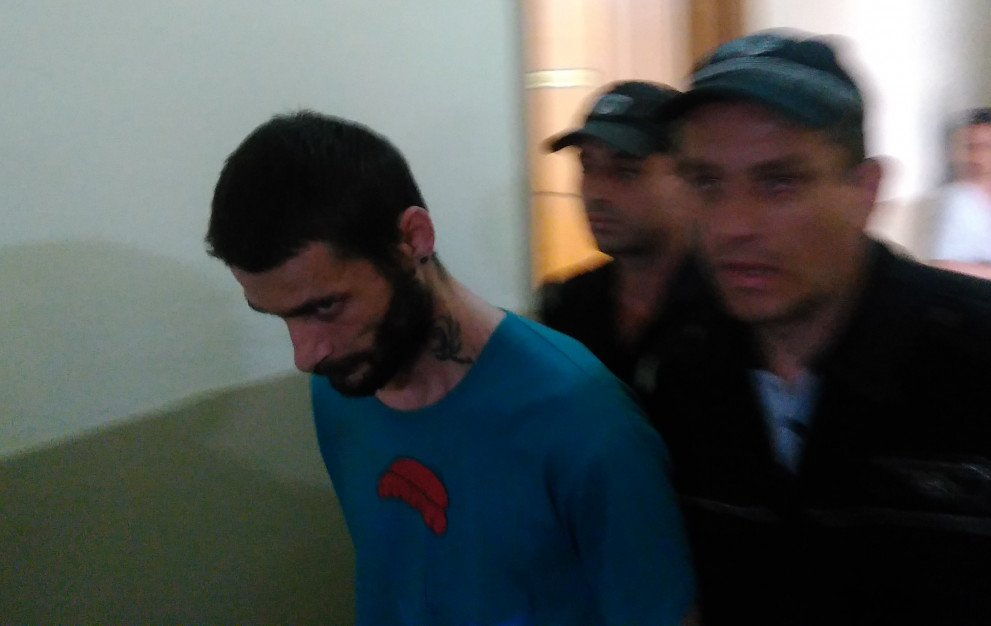 Мартин Жеков бе задържан през юни т.г., след като в продължение на 20 часа държа залостени сина и майка си в апартамент в Славейков.