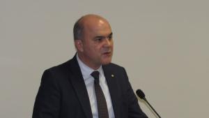 министърът на труда и социалната политика Бисер Петков