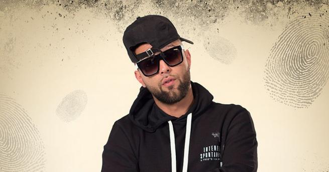 Аз съм Dee някои хора може да ме познават като