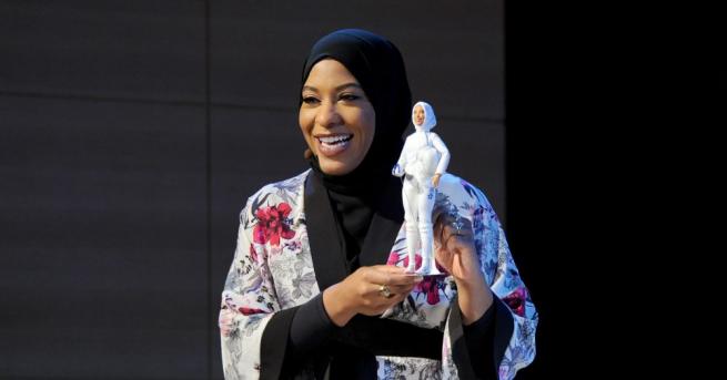 Кукла Барби която носи хиджаб и рапира ще бъде пусната