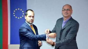 Кмет предложи бъдещите медици