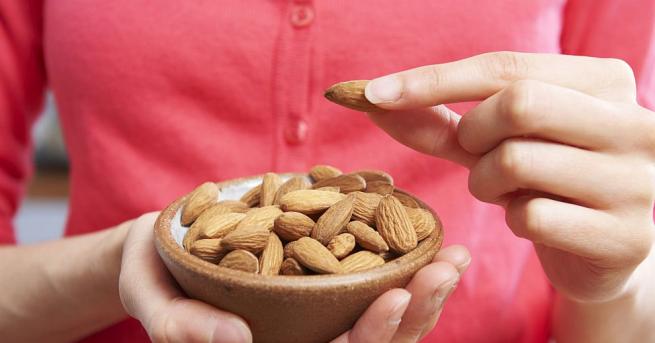 Ядките съдържат много мазнини и калории но британски специалисти съветват