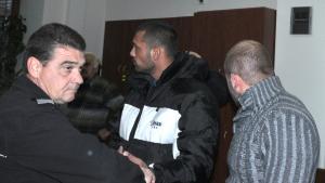 освободиха биячите под парична гаранция