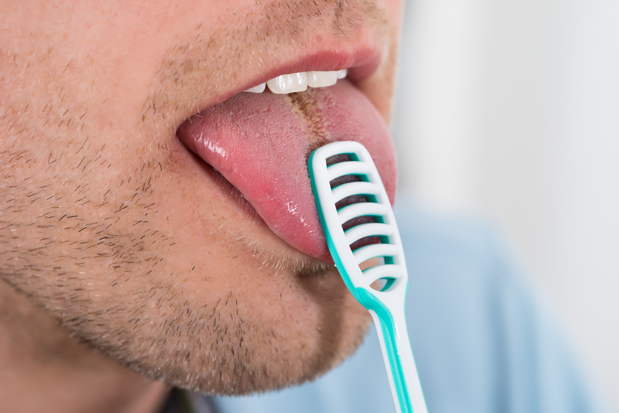 Езикът е често пренебрегван, когато става дума за поддържане на устната хигиена. Вече се продават отделни четки само за език, но има и комбинирани - за зъби и език. 
