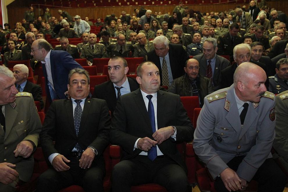  Президентът Румен Радев участва на тържествено заседание концерт на случай празника на Сухопътни войски 