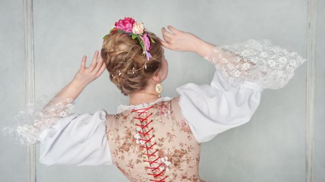 Убийствена мода: Най-болезнените трикове за красота в историята (СНИМКИ)