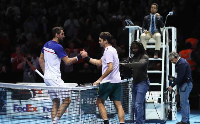 Роджър Федерер продължи перфектното си представяне на Финалите на АТР