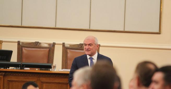 Оставката на председателя на парламента Димитър Главчев е сред основните