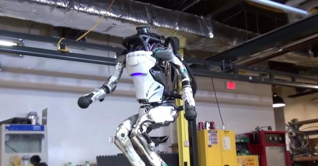 Компанията Boston Dynamics отново променя представите за възможностите на роботите