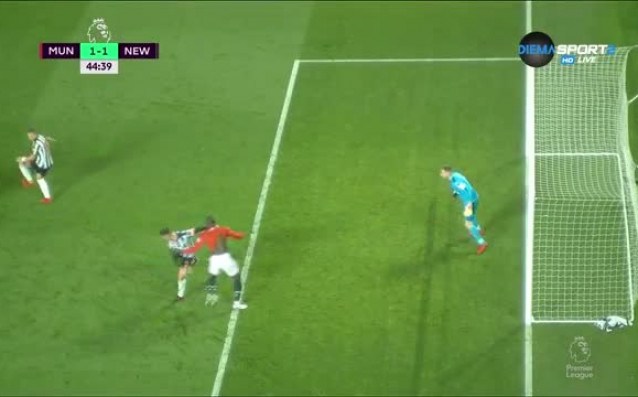 Футболистите на Манчестър Юнайтед имаха сериозни претенции за дузпа в