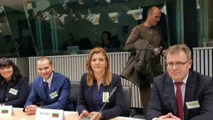 Мария Попова