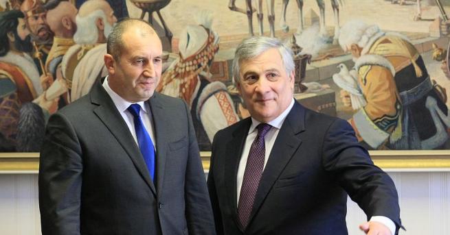 Българските институции в лицето на парламента, правителството и президента обединяват