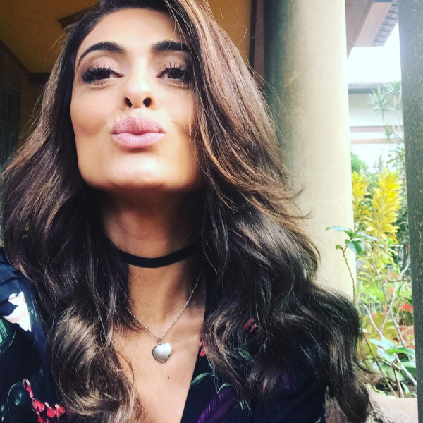 Жулиана Паес1