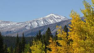 времето есен сняг