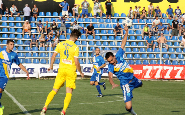 Левски приема Верея в мач от 17-ия кръг Първа лига.