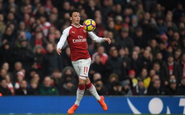 Венгер опроверга слуховете за Йозил и Барса