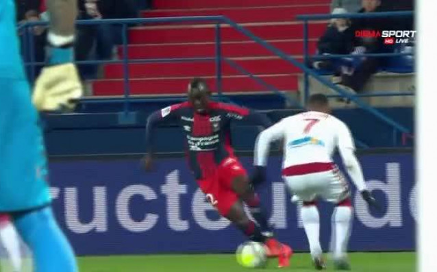 Каен води на Бордо с 1 0 след едно полувреме игра