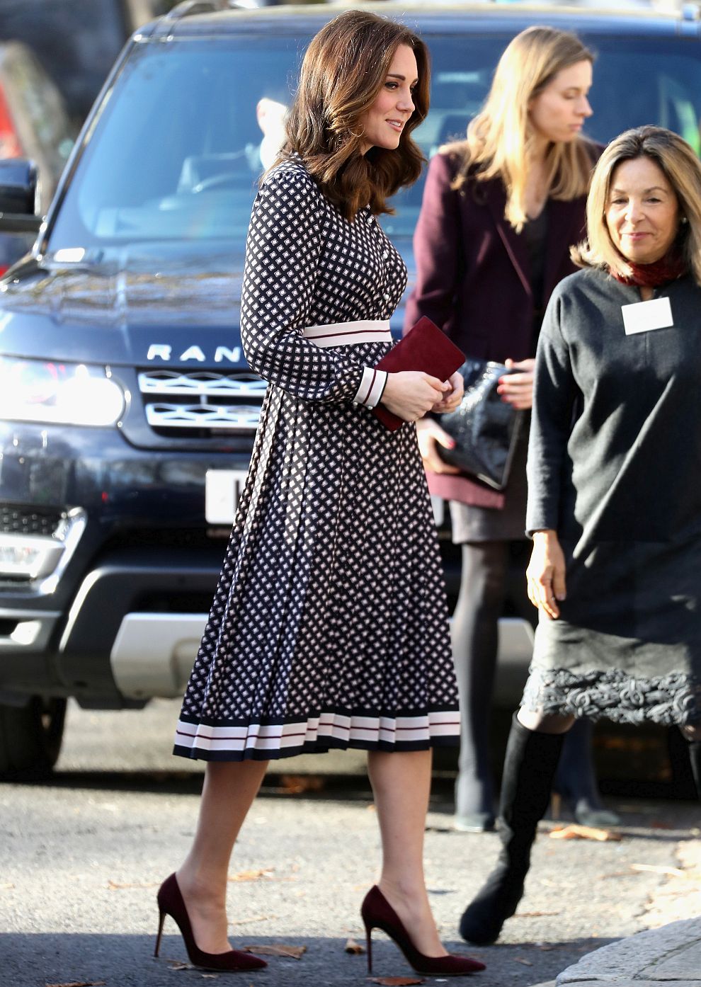 Херцогиня Катрин в романтична рокля на американската дизайнерка Кейт Спейд