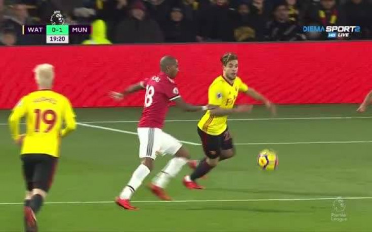 Точност до милиметър и Юнайтед полетя на 