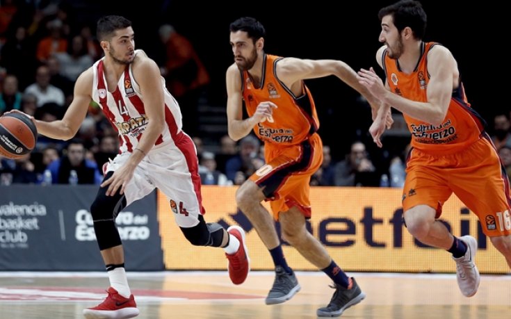 Олимпиакос би Валенсия и води в Евролигата