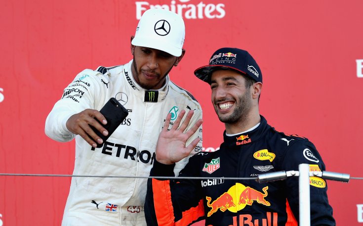 Шефът на Ред Бул: Хамилтън глупаво отписа Рикиардо