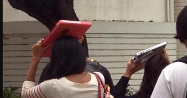 Всички имаме онзи приятел който залива клавиатурата си с кафе