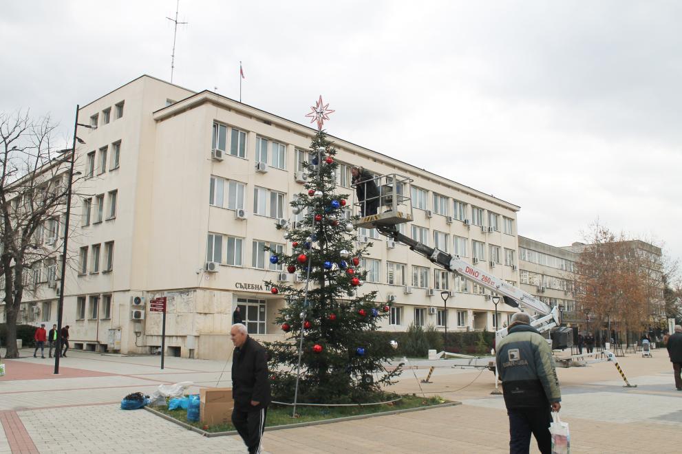 Празнични светлини в Търговище