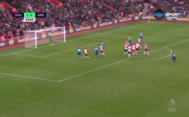 Арсенал се измъкна по инфарктен начин от поражение в гостуването