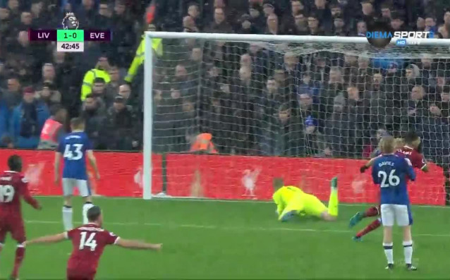 Ливърпул прегази Евертън в първото полувреме на мърсисайдското дерби на