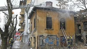 необитаема къща изгоря при пожар