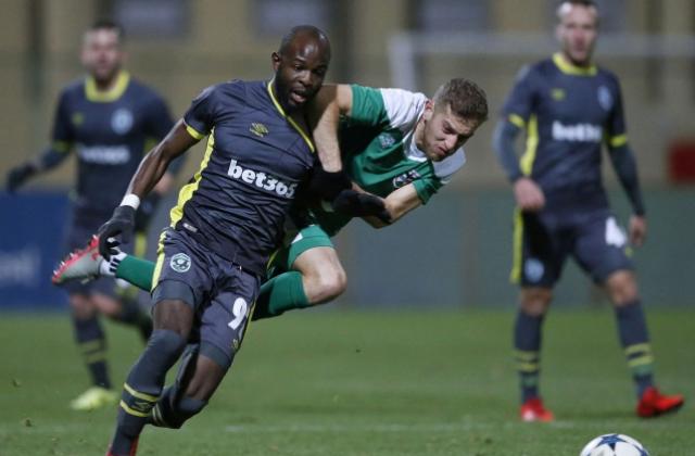 "Лудогорец" ще зимува на върха след 2:0 с "Пирин"